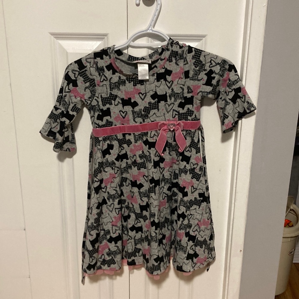Youngland grey knit dress with black and pink Scotty dog pattern